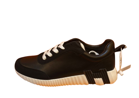 Hermes Bouncing Black & White